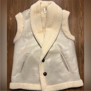 COPY - Trendy faux fur and leather vest